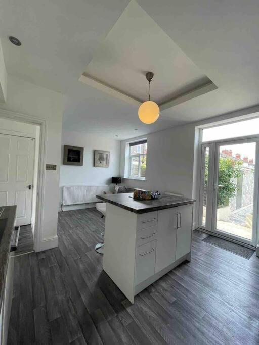 2 Bed Sleeps 6 Beach Retreat St Annes On Sea Villa Lytham St Annes Esterno foto